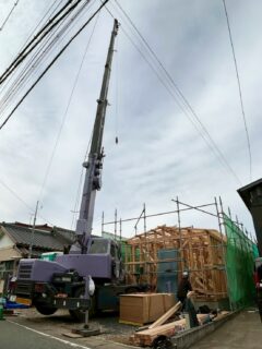 *
祝上棟🏠
.
.
.
#ミスターレジデンス #住宅産業株式会社 #伊勢 #工務店 #おうちづくり #新築 #平屋 #注文住宅 #木造住宅 #リフォーム #リノベーション #インテリア #ウッドデッキ #外壁塗装 #自然素材 #家具販売 #上棟 #棟上げ